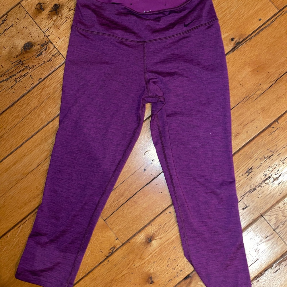 Nike purple cropped leggings